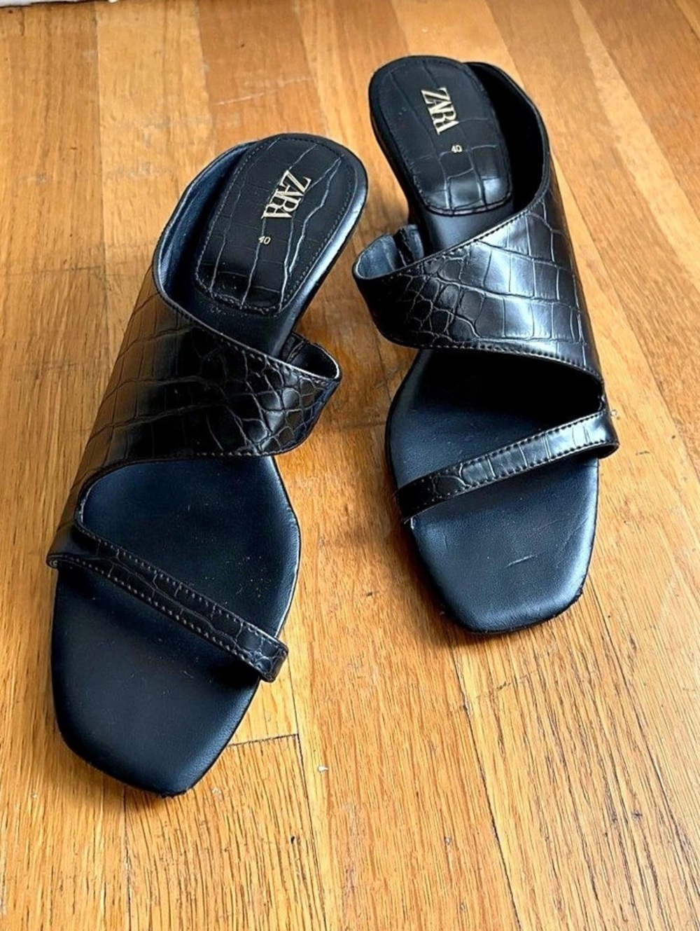 Zara Black Crocodile-Embossed Heels in Black EU 40